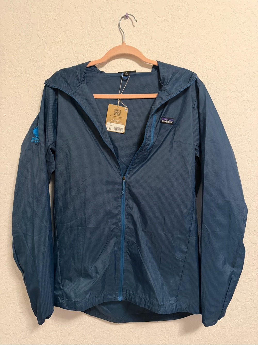 Patagonia Men’s Slate Blue Hooded Windbreaker - Picture 2 of 6